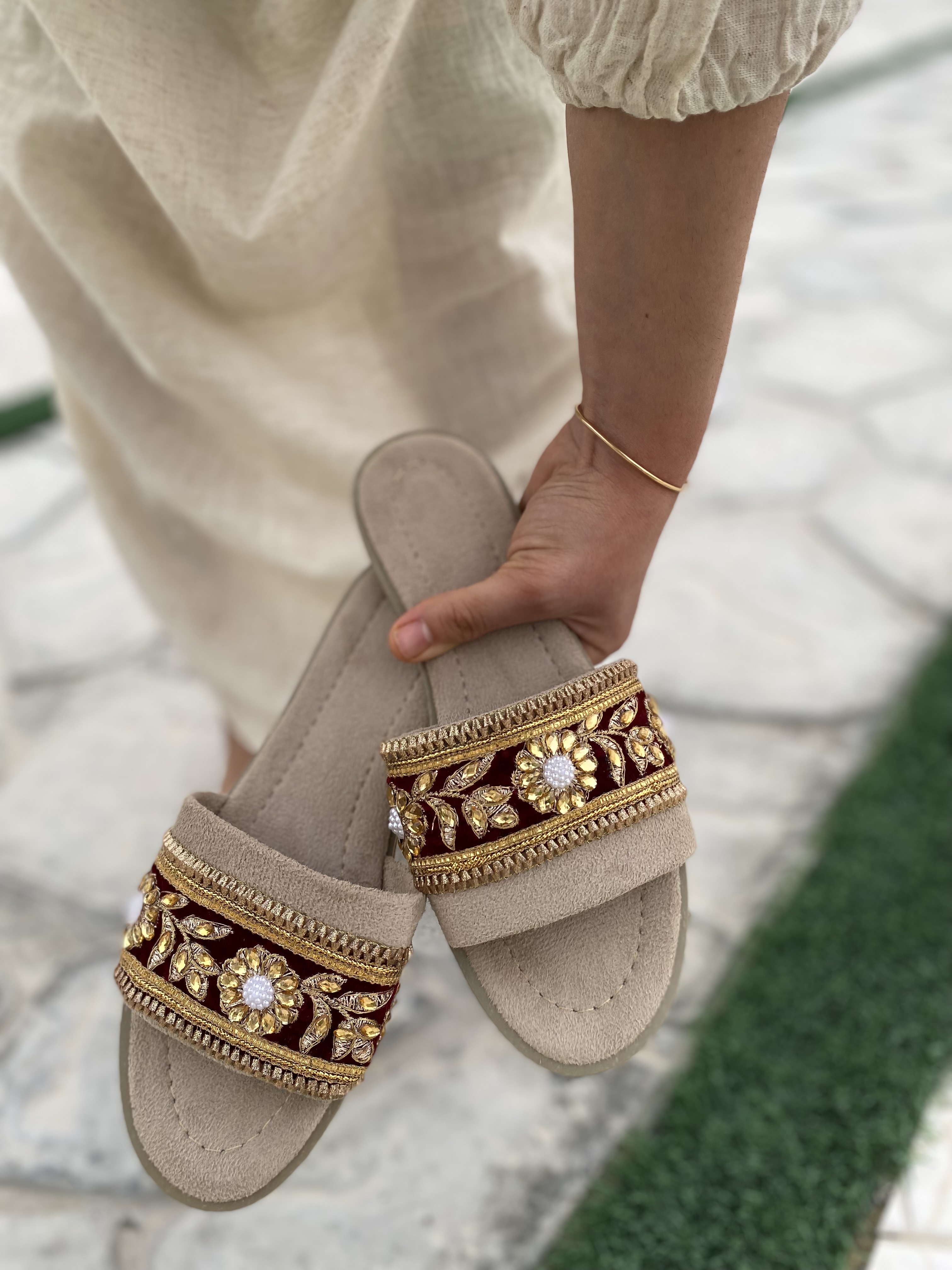 صندل زنانه سنتی سوزندوزی دستساز مدل چری